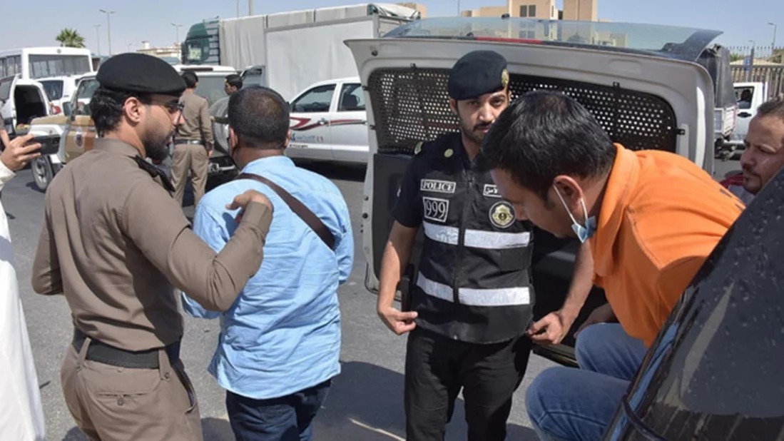 সৌদিতে এক সপ্তাহে ২১ হাজারের বেশি প্রবাসী আটক